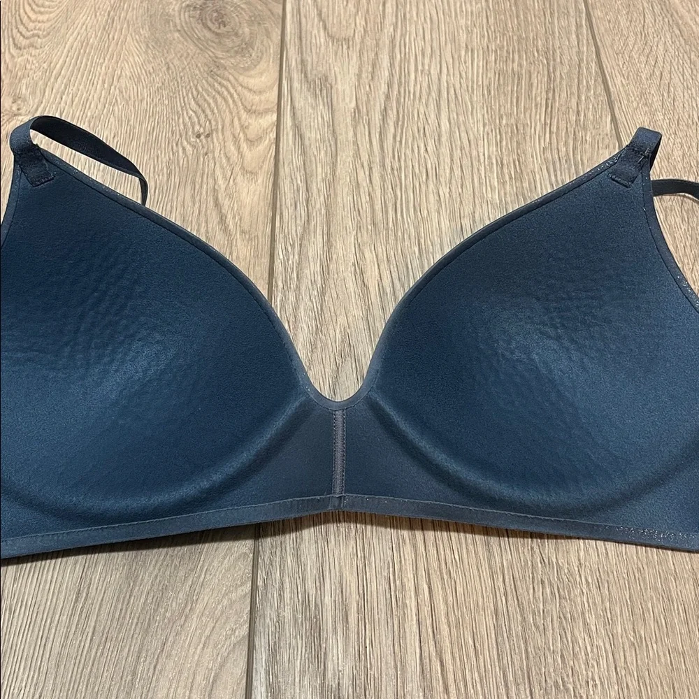 Victoria's Secret No-Wire Blue Metallic Plunge Bra Wireless 34C - Picture 4 of 6